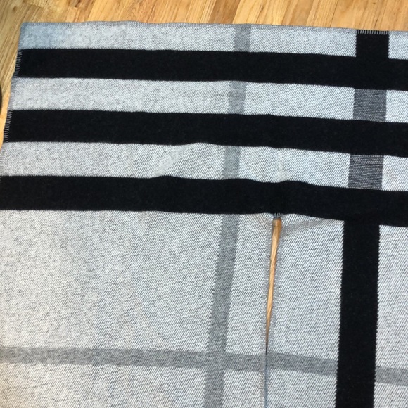 Mega check cape Burberry prorsum collection natural white - Picture 15 of 16